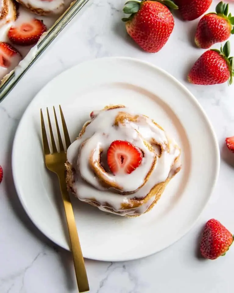 Strawberries and Cream Rolls Recipe