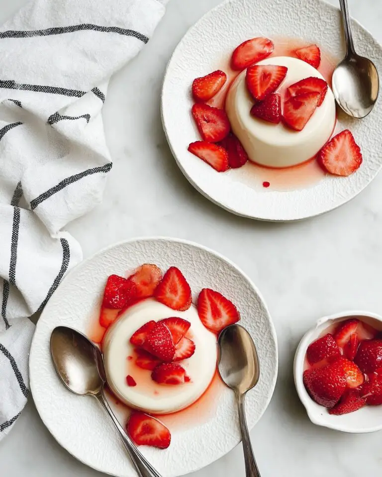 Creamy Vanilla Panna Cotta with Strawberries Recipe